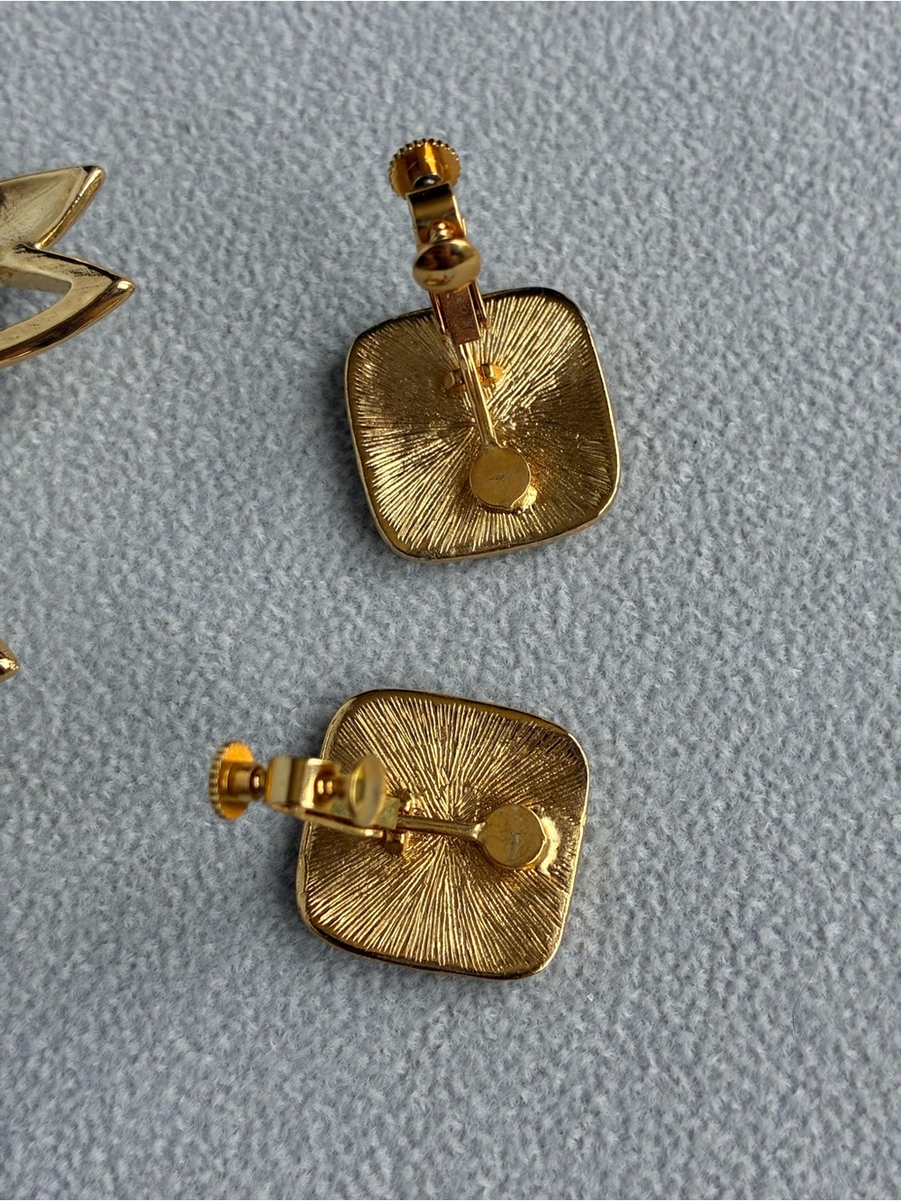 Trifari and Napier Vintage Designer Clip On Earrings, Gold Tone - Picture 6 of 8